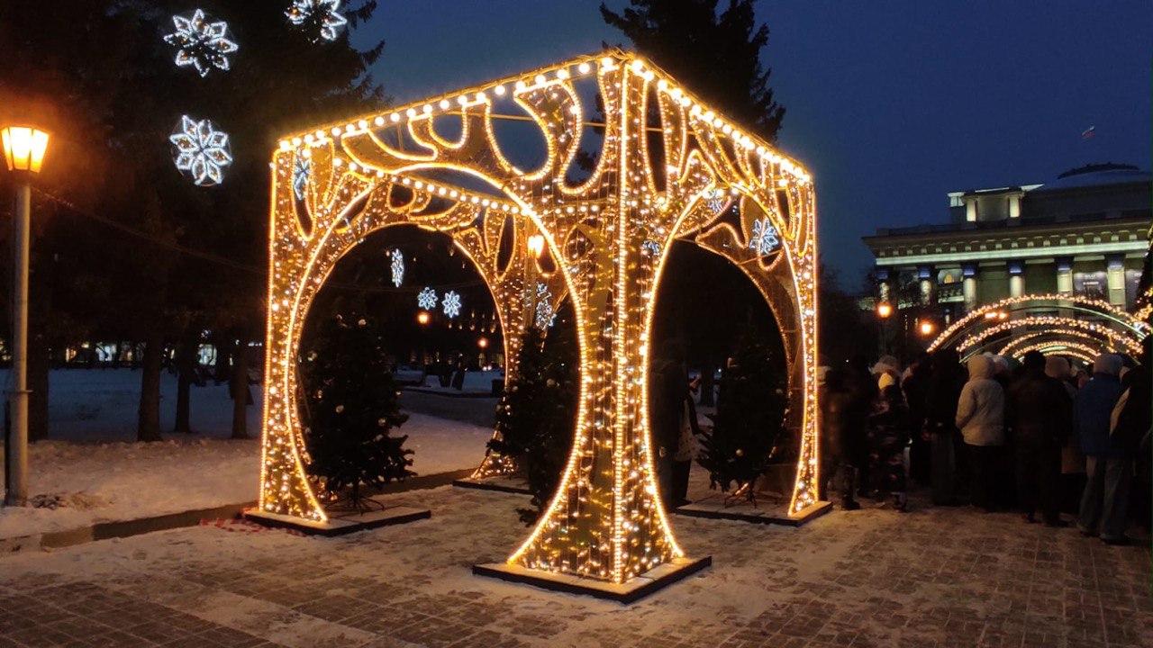 Фото Новосибирск нарядился к празднику 4